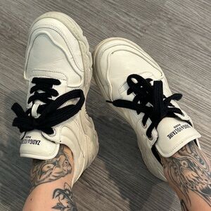 ZADIG & VOLTAIRE LEATHER SNEAKER SZ 38